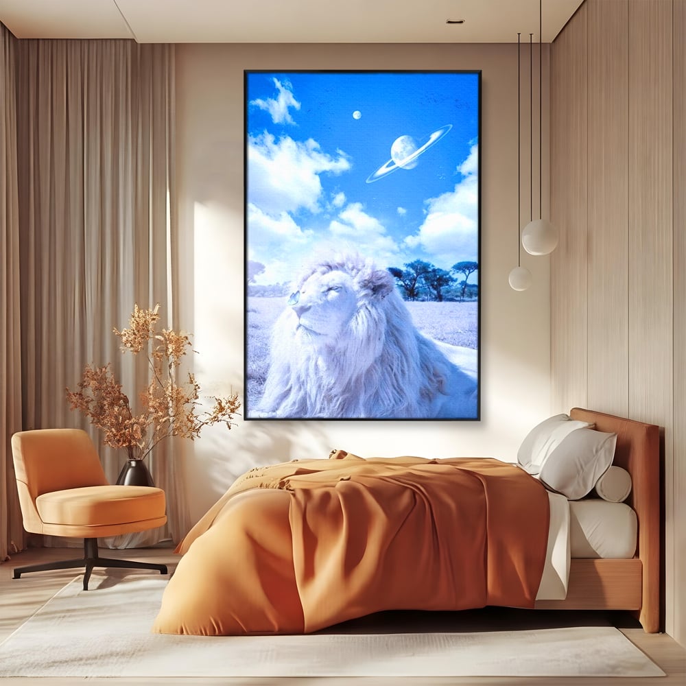 Tablou canvas cu tablou canvas cu leu si planete, in rama de aluminiu negru, pe perete intr-un dormitor